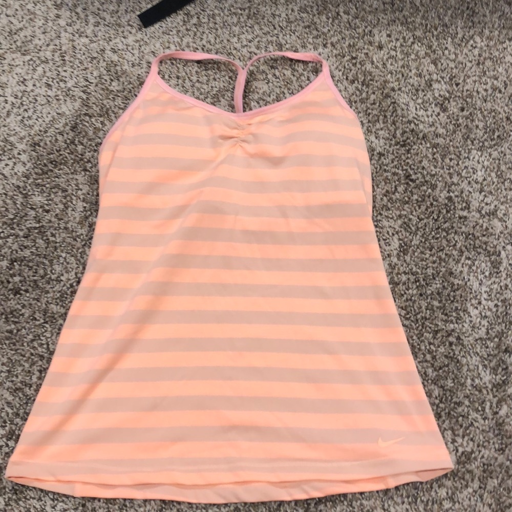 Nike tank w/ built in bra